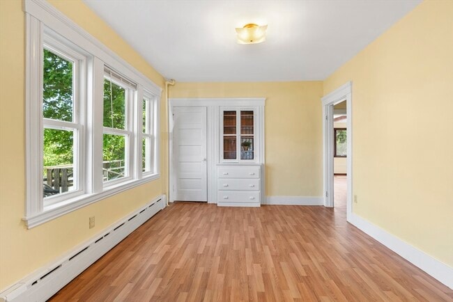 Building Photo - 12 Folger Ave