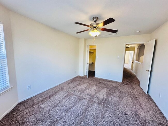 Building Photo - 1600 Primrose Trail