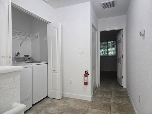 Building Photo - 21205 NW 14th Pl