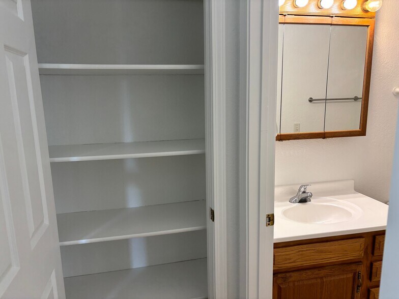 Building Photo - 34 EMS T14 Ln