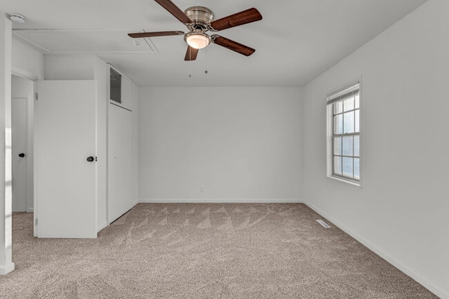 Building Photo - 3112 SW Grand Ct