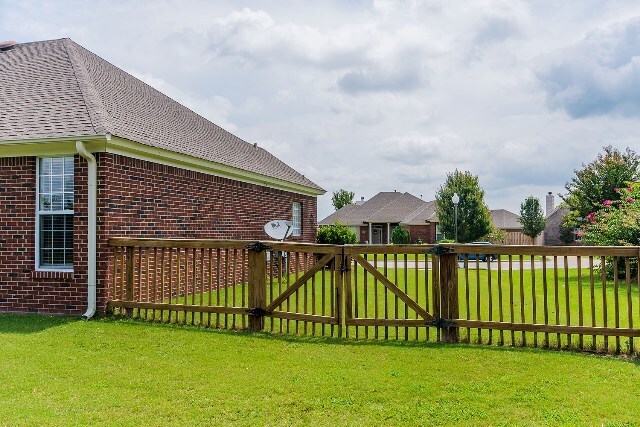 Building Photo - 9500 Helmsley Cir