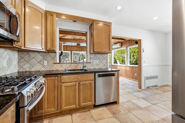 Building Photo - 317 Hornidge Rd