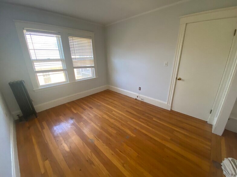 Building Photo - 96 Alban St