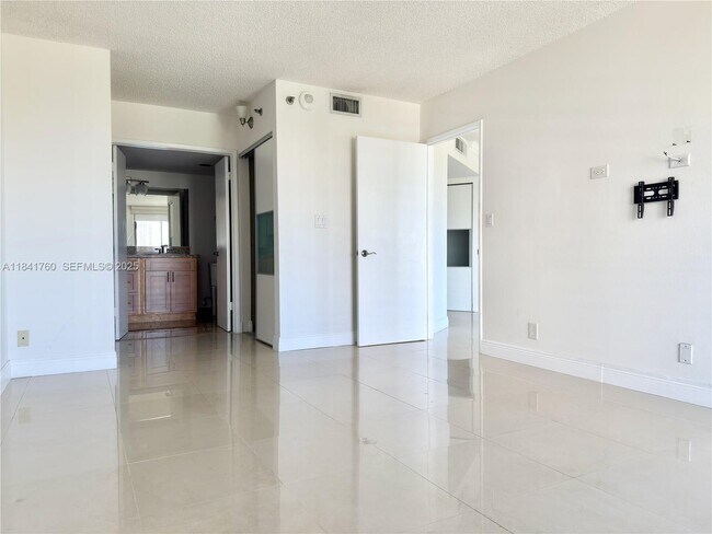 Building Photo - 3300 NE 192 St