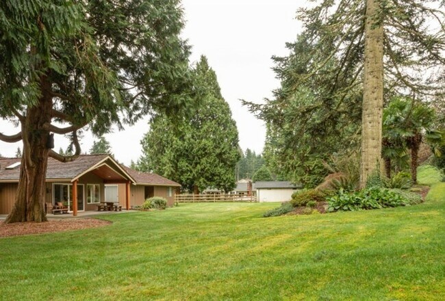 Building Photo - 4bd/2ba Kirkland Home