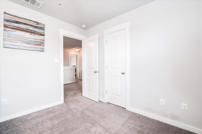 Building Photo - 144 Syrah Ct