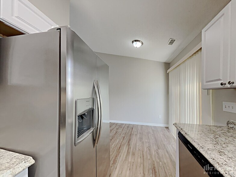 Building Photo - 6009 Brick Landing Dr
