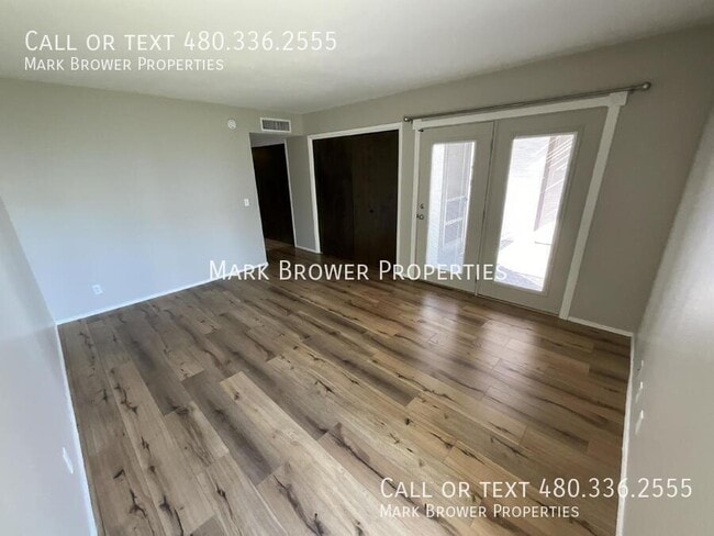 Building Photo - 3229 S Fairfield Dr