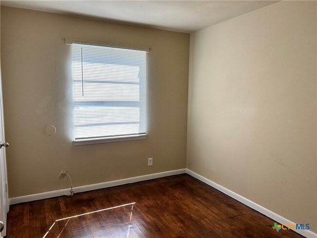 Building Photo - 1317 Zephyr Rd