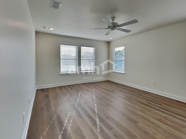 Building Photo - 3307 Emzy Dr