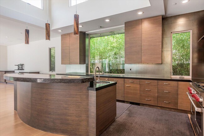 Building Photo - Wow! What a Great Home!