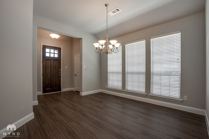 Building Photo - 101 Knight of Realm Blvd