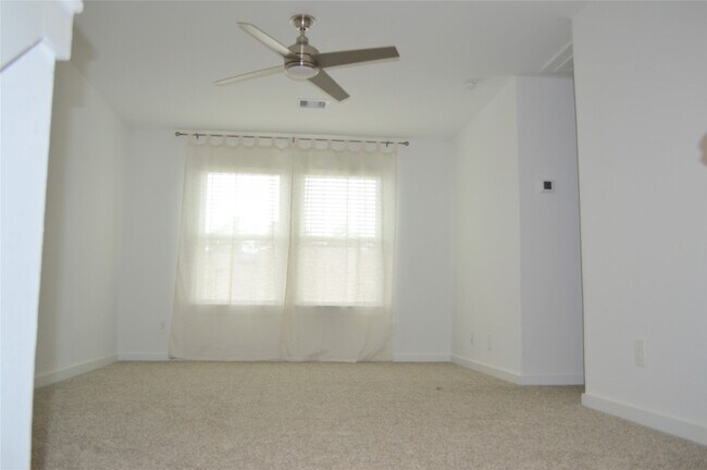 Building Photo - 10313 Cascade Range Ln