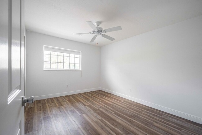 Building Photo - 1405 Palm Beach Trace Dr