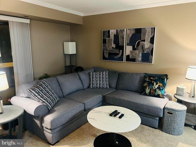 Building Photo - 60104 Delaire Landing Rd