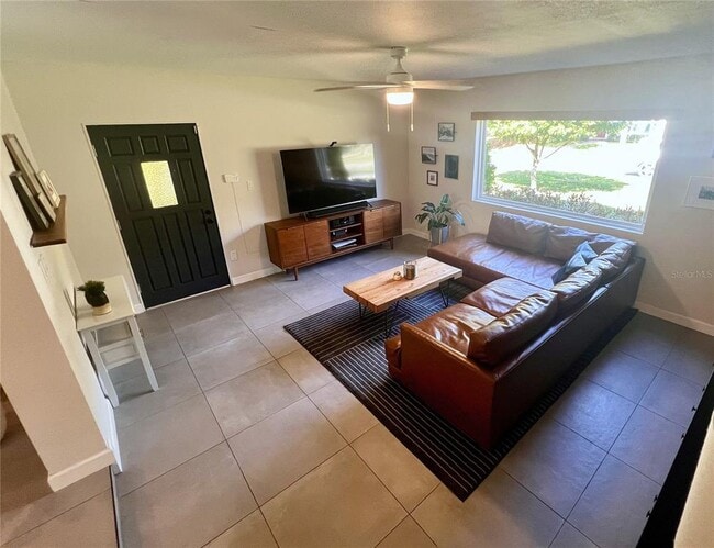 Building Photo - 338 Brassie Dr