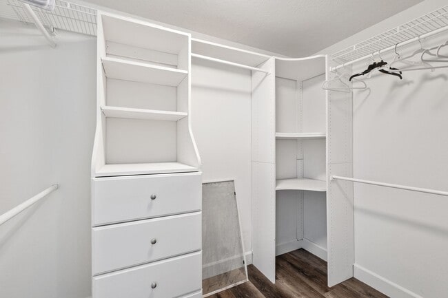 Building Photo - Newly Renovated and Furnished Ocean View Home!
