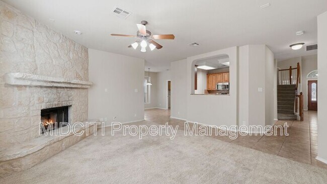 Building Photo - 622 Magdalena Ln