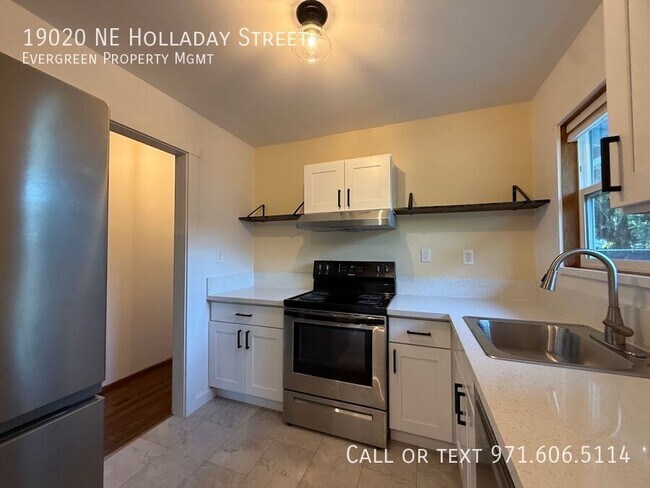 Building Photo - 19020 NE Holladay St