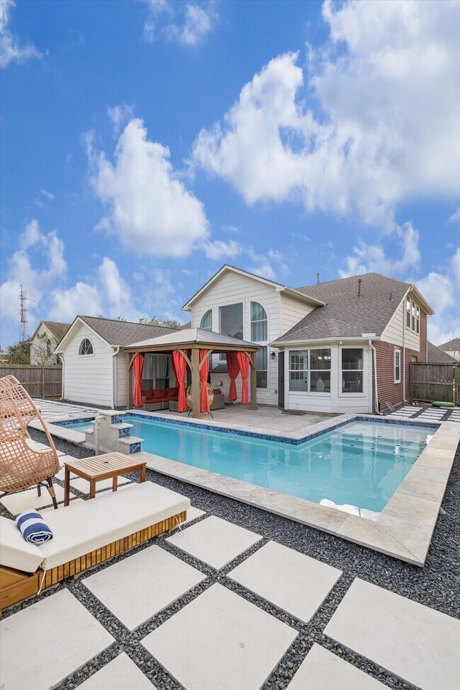 Building Photo - 11306 Avon Pl