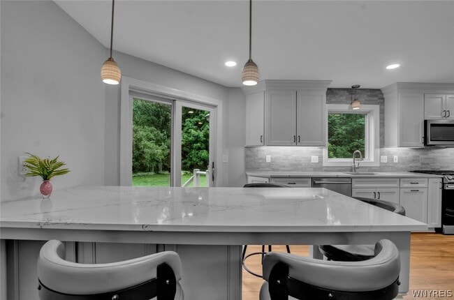 Building Photo - 5940 Thompson Rd