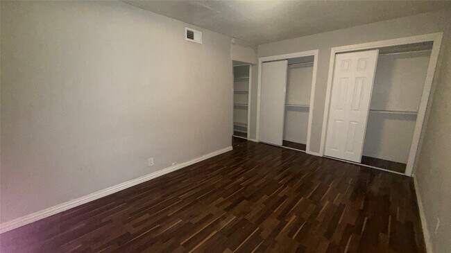 Building Photo - 710 Colquitt St