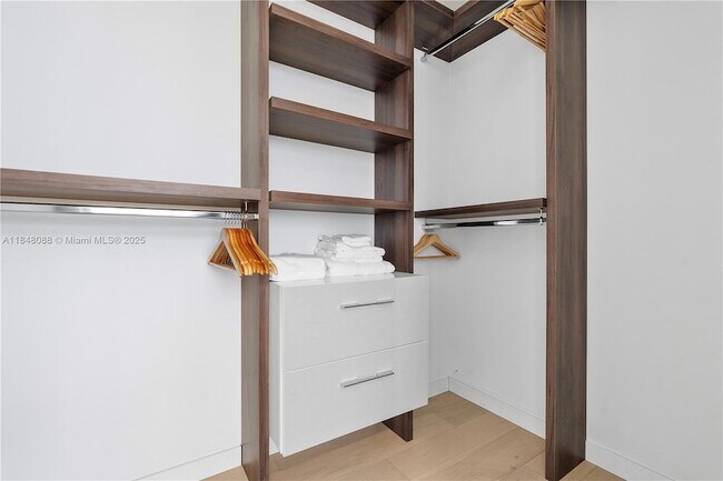 Building Photo - 15701 Collins Ave