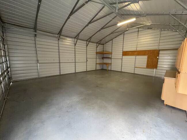 Building Photo - 8221 Sunburst Dr