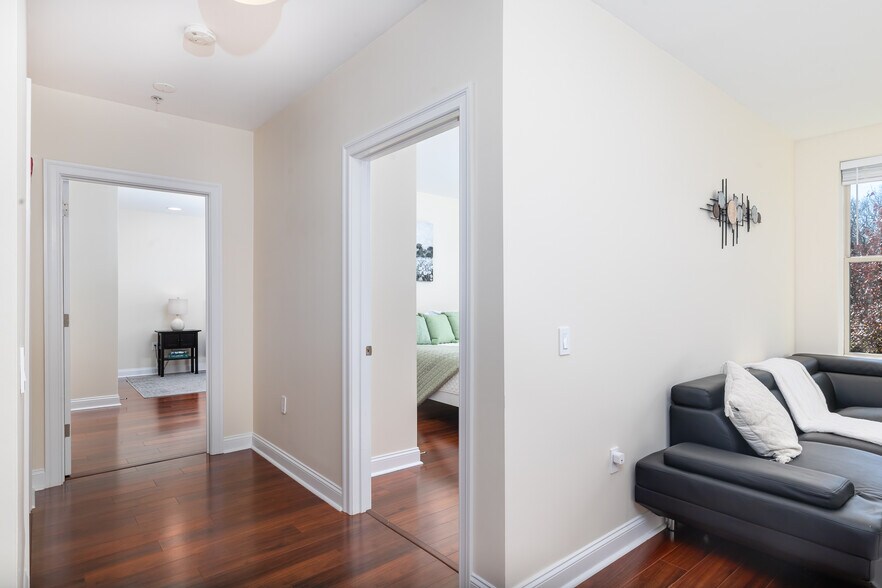 Building Photo - 4 Harvest Dr