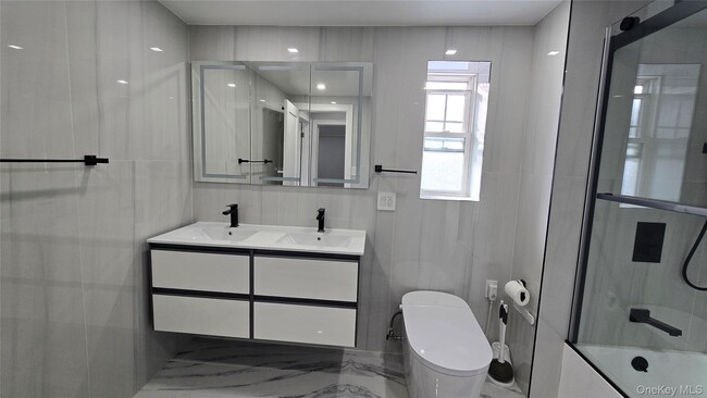 Building Photo - 80-06 209th St