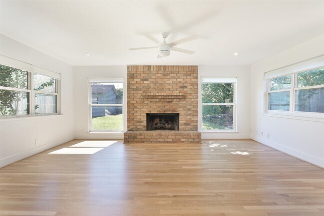 Building Photo - 4613 Libbey Dr