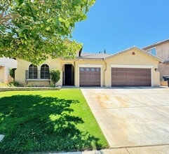 Building Photo - Live Life On The Golf Course!