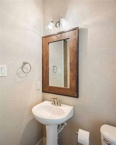 Building Photo - 2222 Marilla St