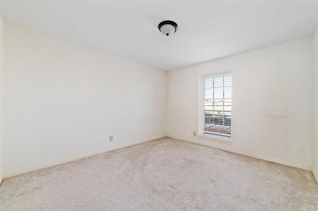 Building Photo - 6201 Ranchester Dr