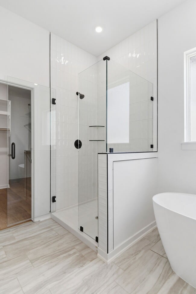 Building Photo - 1811 E Fiji St