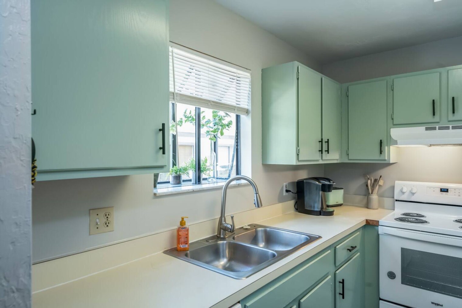 Building Photo - 2300 SW 43rd St