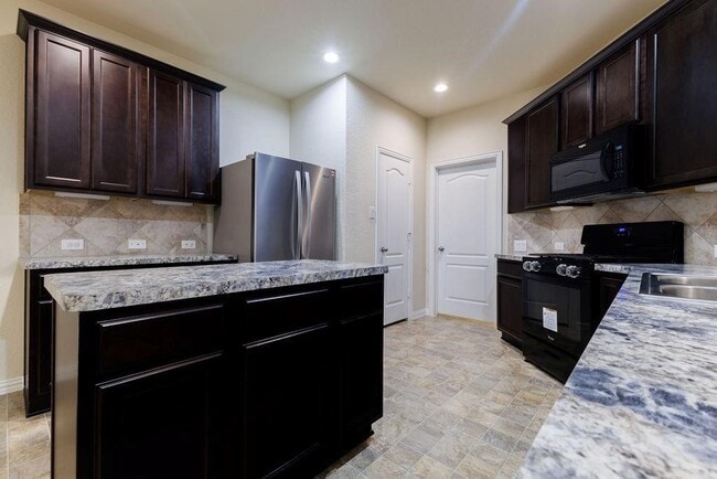 Building Photo - 11413 Hackmatack Way