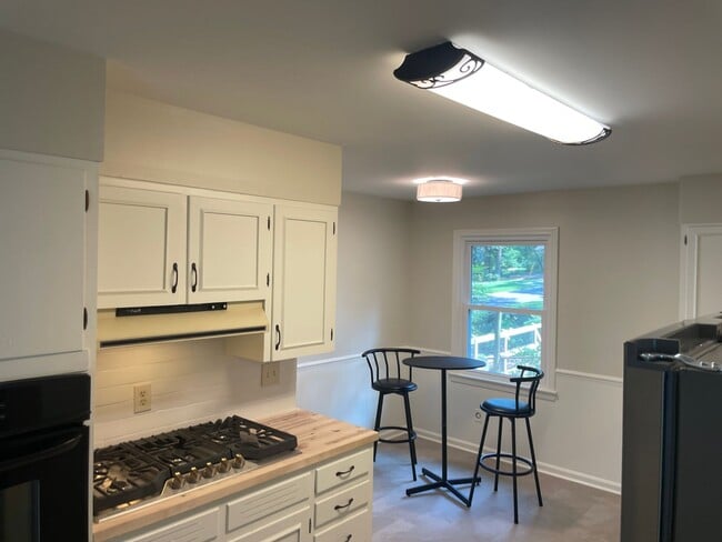 Building Photo - West Homewood: 5 Bedroom 3 Bath House with...