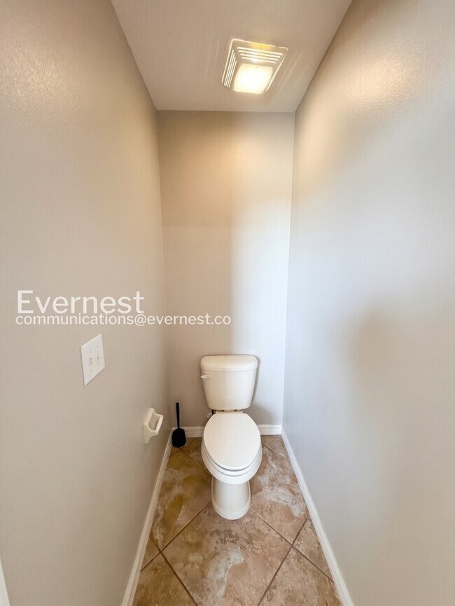 Building Photo - 4 Bed & 3 Bath Home with Fenced Yard and Modern Amenities / Voucher Accepted / No Pets Allowed / ...