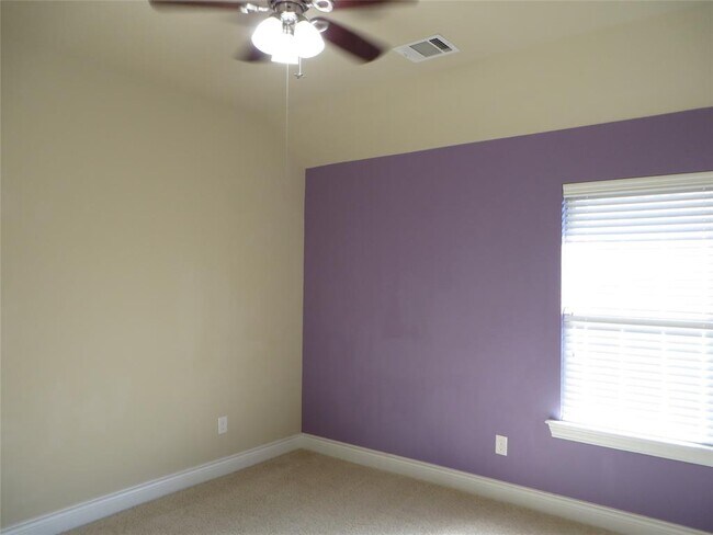 Building Photo - 6916 Etna Way
