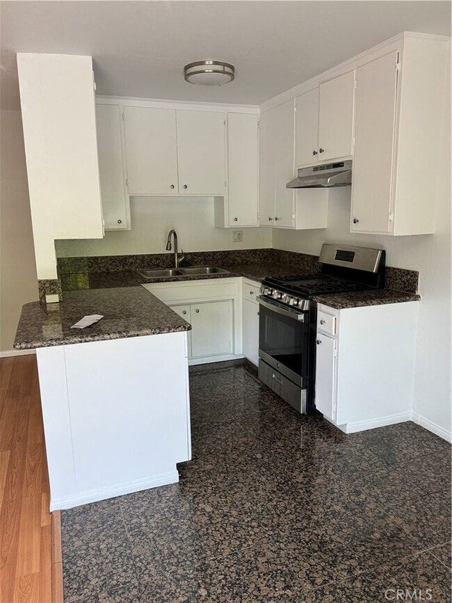 Building Photo - 5255 Satsuma Ave