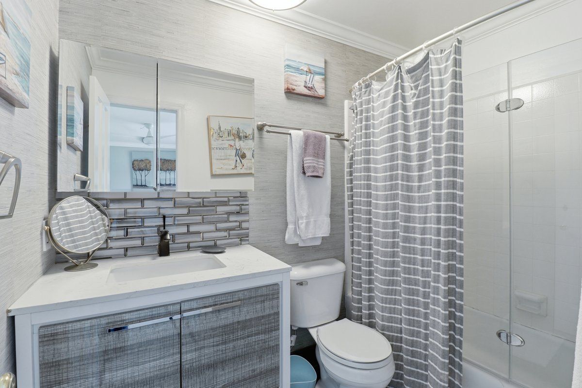 Building Photo - 6400 Pacific Ave