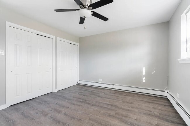 Building Photo - 5358 S Narragansett Ave