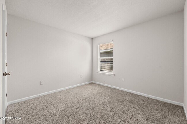 Building Photo - 5816 Viking Wy
