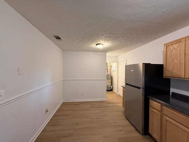 Building Photo - 2210 Fields Ave