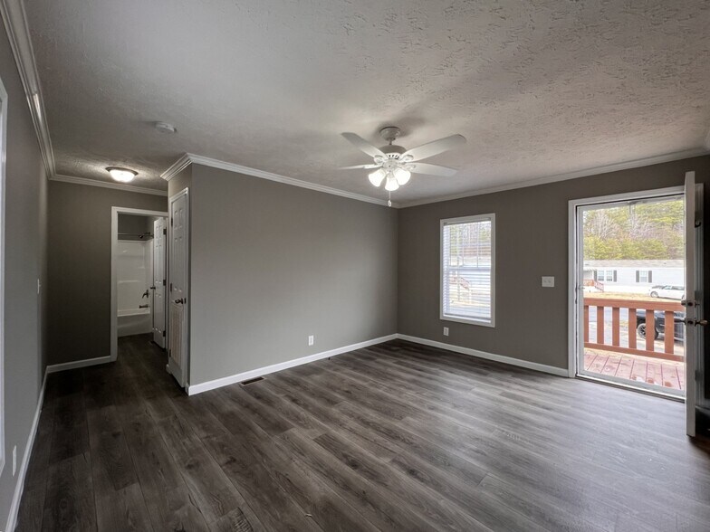 Building Photo - 146 W Sourwood Dr