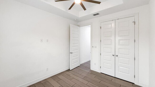 Building Photo - 5106 Sebastian Dr