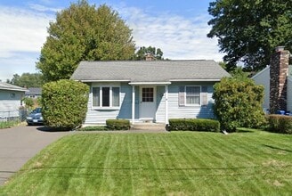 Building Photo - 2 BD  1 BA  South Colonie Schools