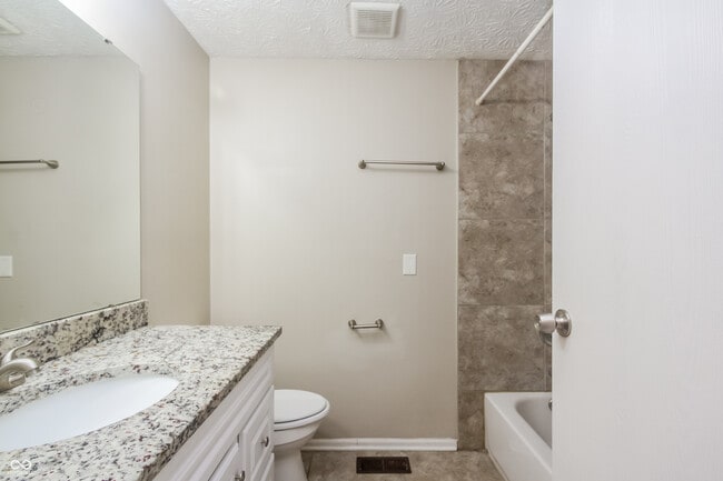 Building Photo - 5678 Colonist Cir